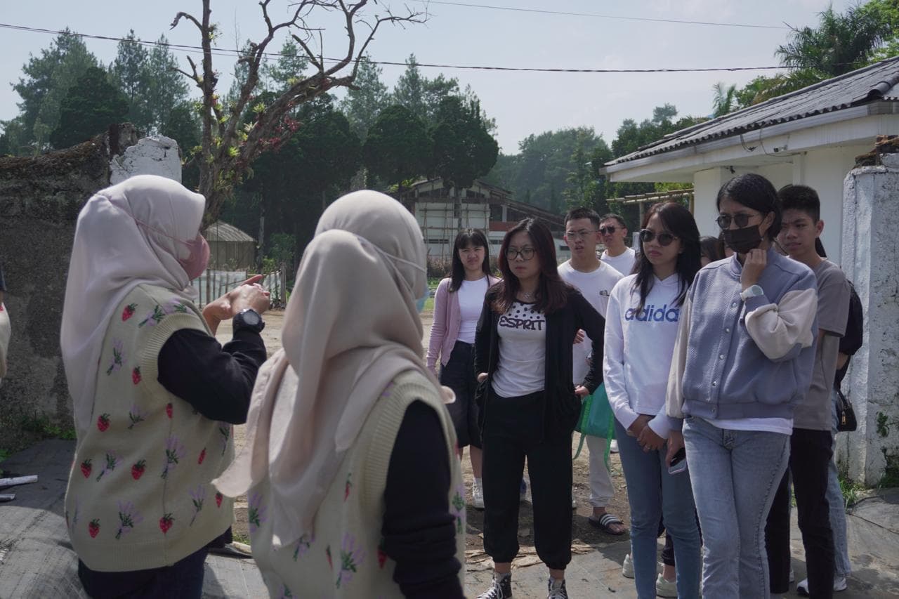 Lembang Strawberry Tour