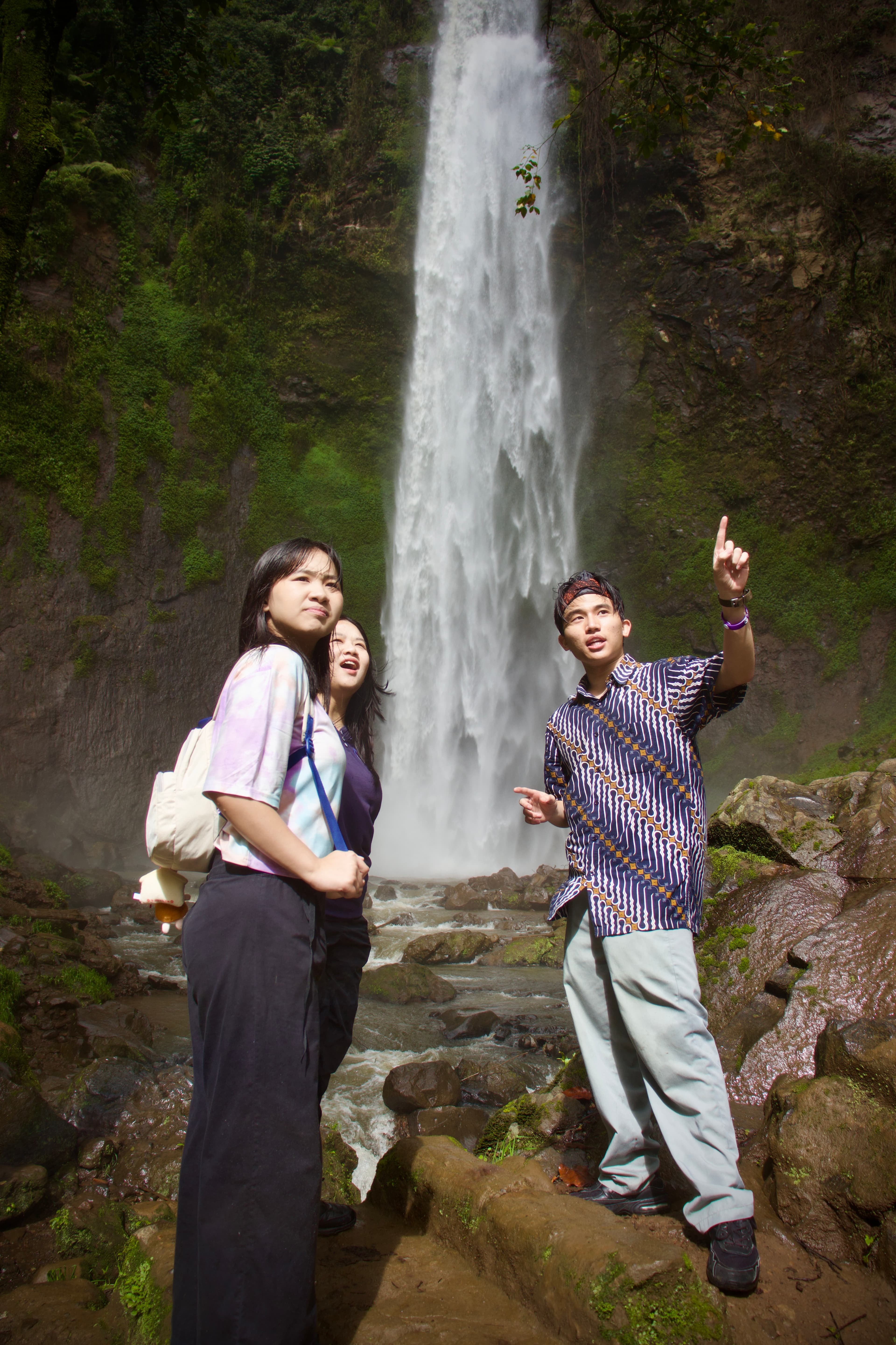 Kebun Teh dan Curug Pelangi
